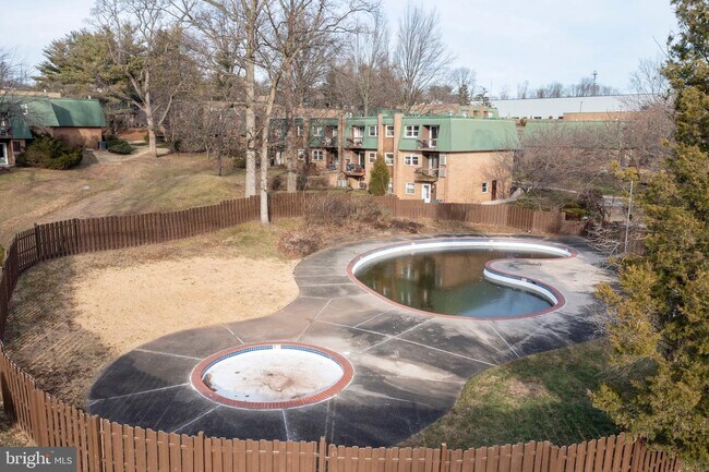 Building Photo - 209 Meadowview Ln