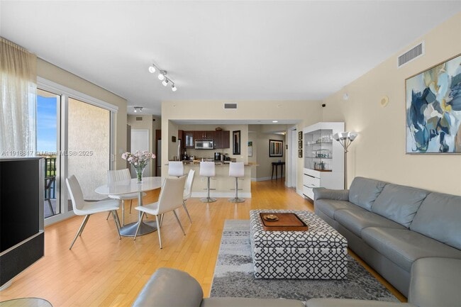 Building Photo - 20000 E Country Club Dr