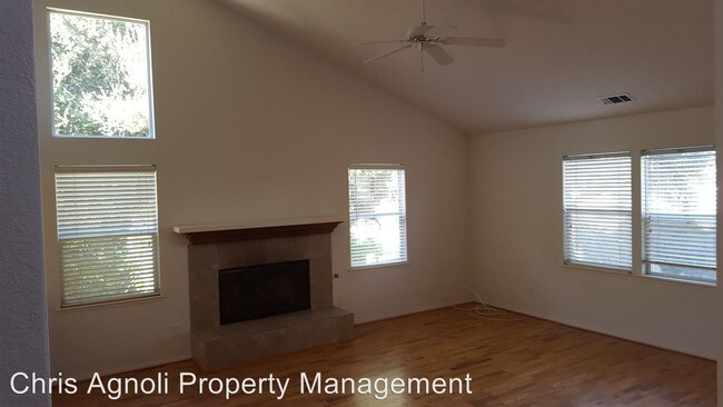 Building Photo - 4 br, 3 bath House - 5300 Shoreline Dr