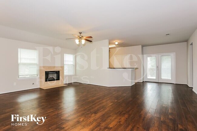 Foto del edificio - 1210 Jewel Ln