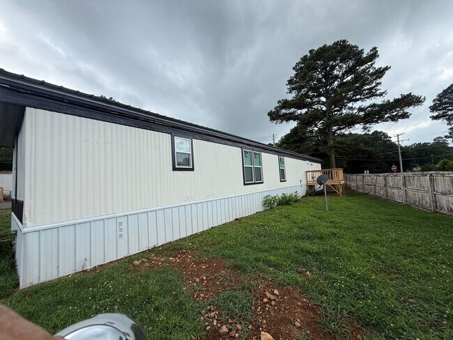 Building Photo - 215 Hwy 290