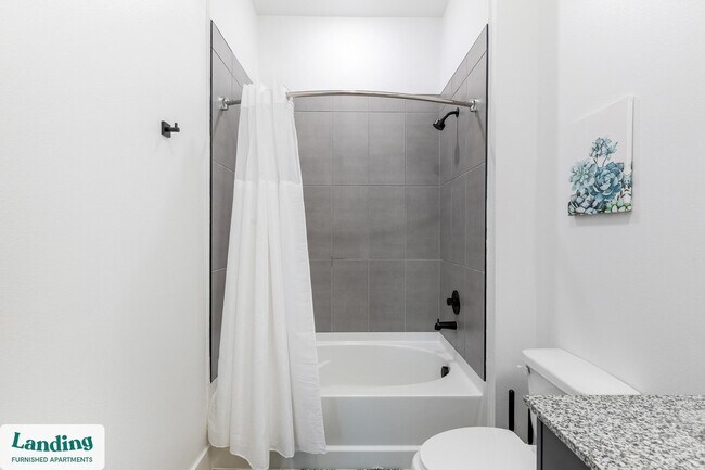 Building Photo - 650 E Sycamore St