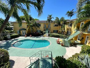 Building Photo - 729 NE 16th Ave