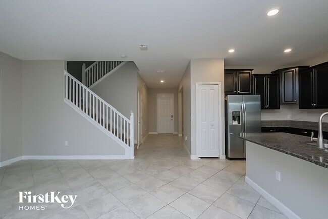 Building Photo - 9716 Ivory Dr