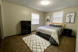 Building Photo - 21W Apartments