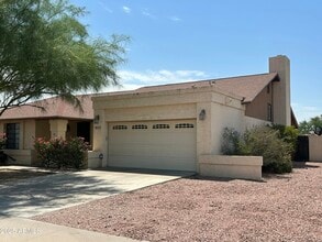Building Photo - 9013 E Ludlow Dr