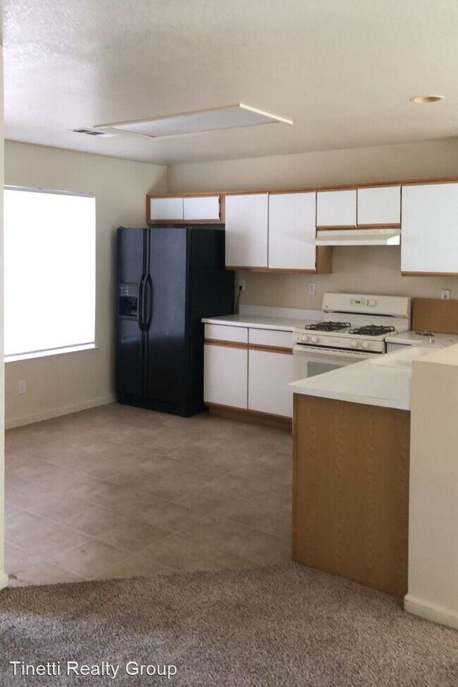 Building Photo - 3 br, 2 bath House - 2033 Gleneagle St.