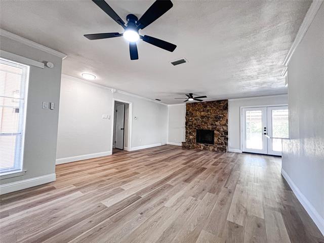 Foto del edificio - 8945 Flicker Ln