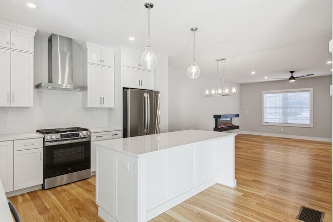 Foto del edificio - 7 Elise Ave