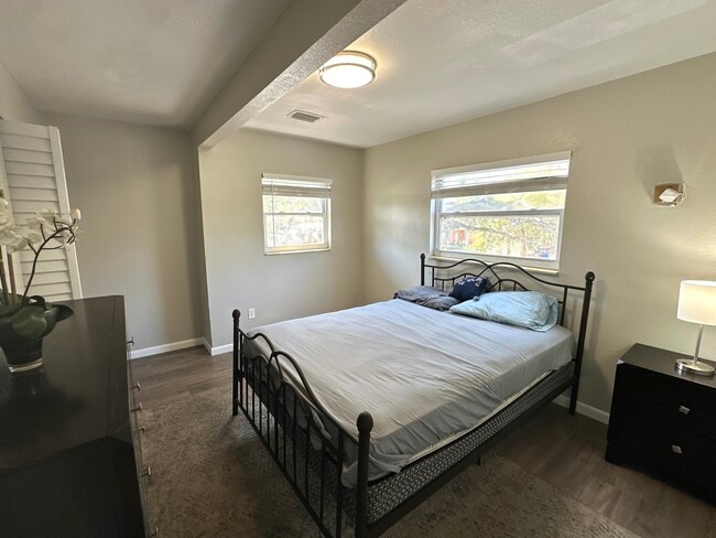 Building Photo - 999 Dr Martin Luther King Jr St S