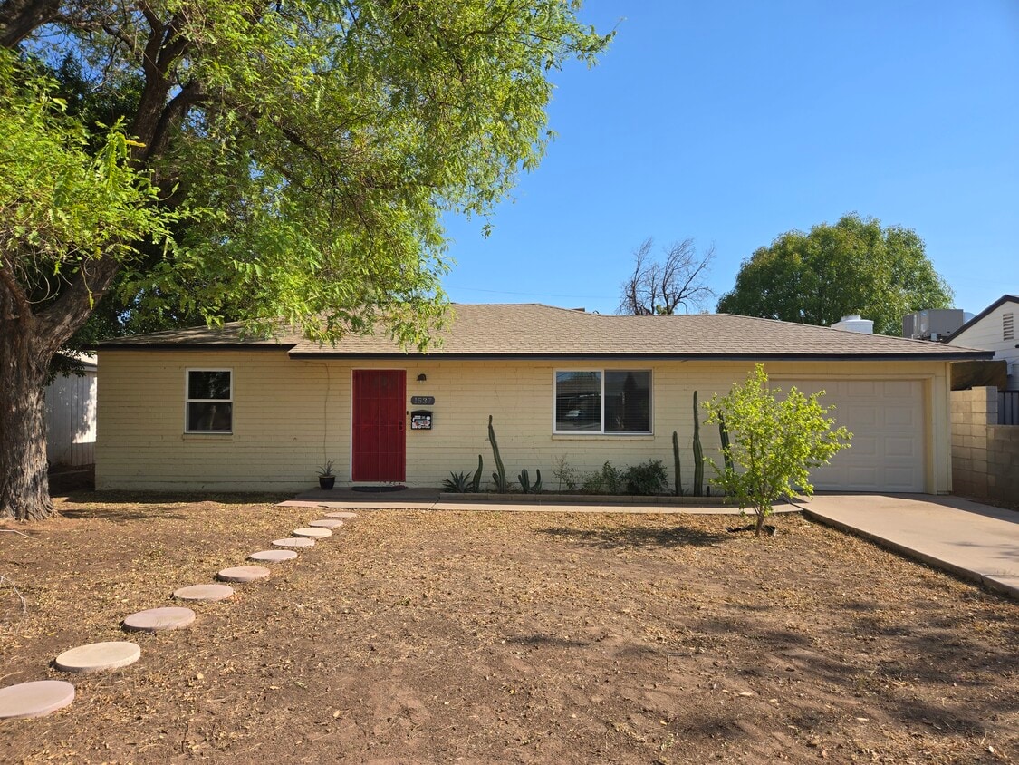 Foto principal - 1537 W 1st Pl