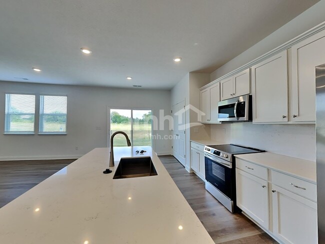Building Photo - 9184 Henley Ave