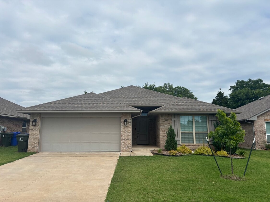 Primary Photo - Wonderful 3 Bed 2 Bath Home in Norman