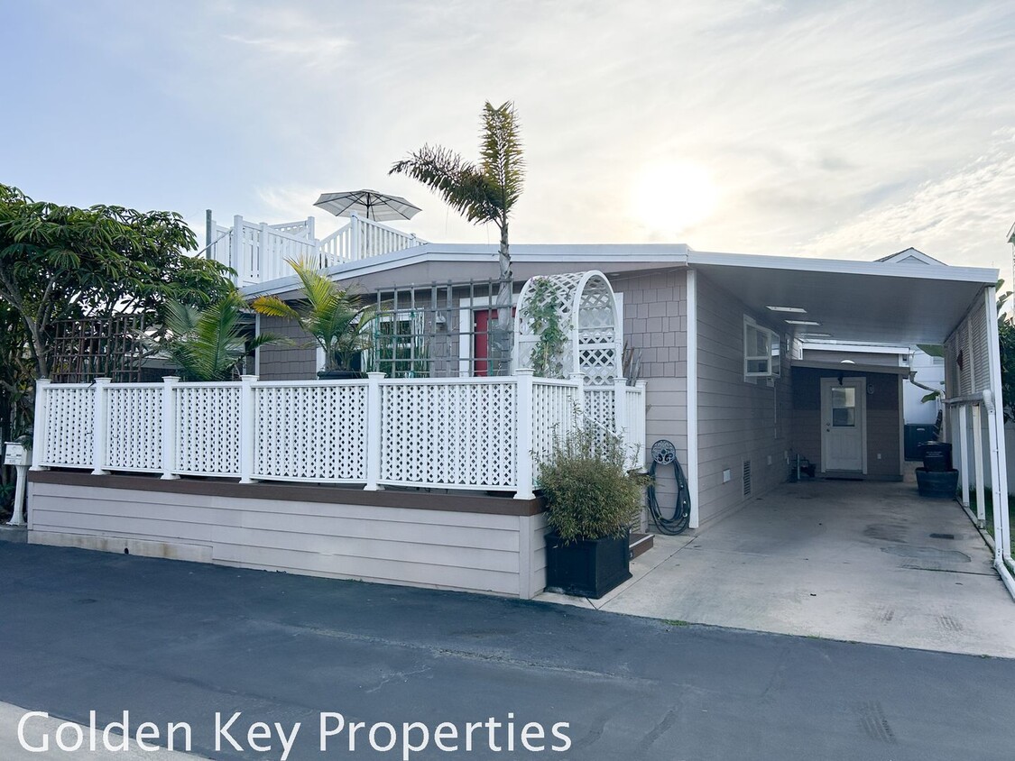 Primary Photo - Welcome to this stunning 4-bedroom, 2-bath...