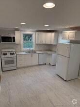 Building Photo - 11 High Ridge Dr