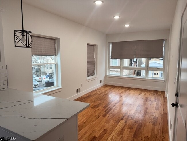 Building Photo - 101 S 8th St