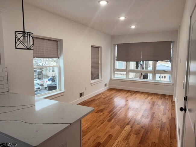 Foto del edificio - 101 S 8th St