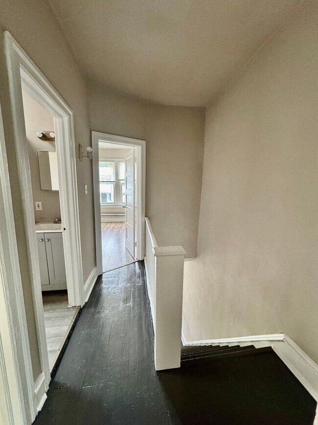 Foto del edificio - Charming Updated 3-Bedroom Home in Germantown