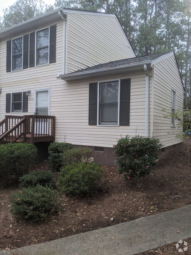 Building Photo - 109 Weatherstone Dr