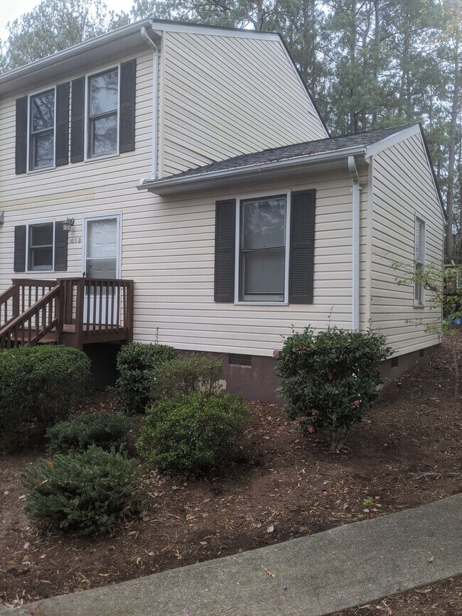 Foto del edificio - Chapel Hill / Weatherstone Townhouse