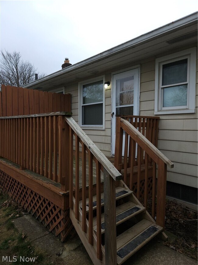 Foto del edificio - 567 Stetler Ave