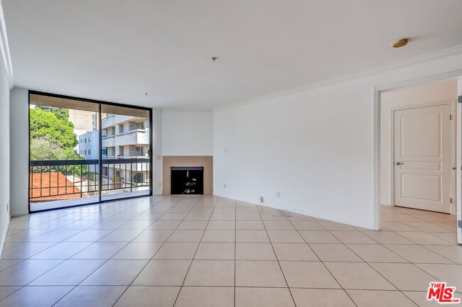 Foto del edificio - 7320 Hawthorn Ave