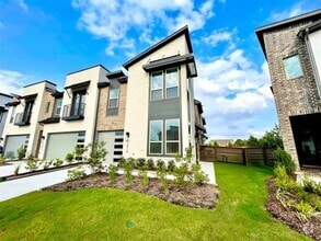 Building Photo - 16518 Amber Patina Ln