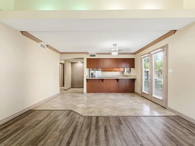 Building Photo - 7675 N 1st St