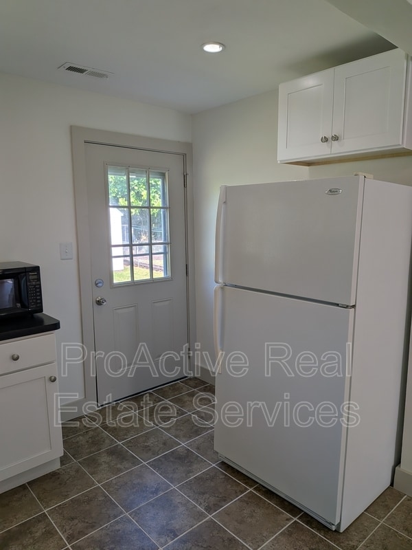 Building Photo - 3477 E Bonner Dr