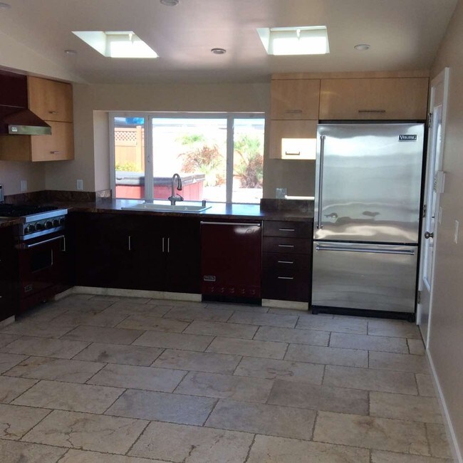 Building Photo - 1173 Shelburn Ln