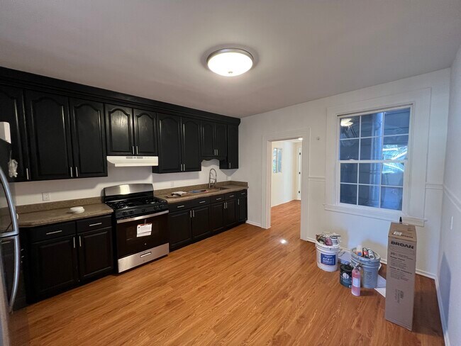 Kitchen - 656 Andover St