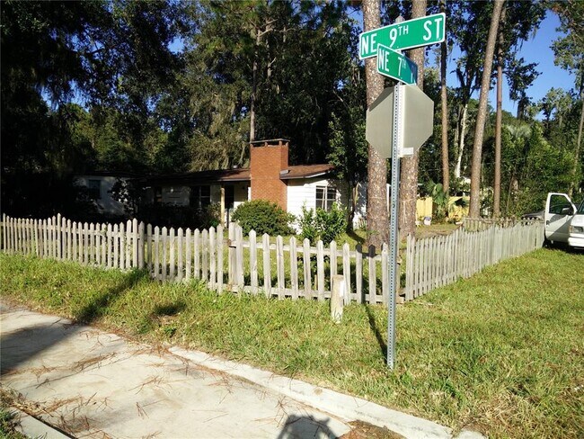 Foto del edificio - 731 NE 9th St