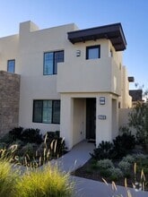 Building Photo - 719 Beacon