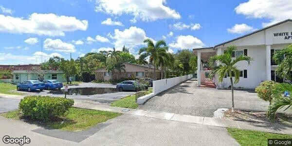 Building Photo - 6040 SW 26th St