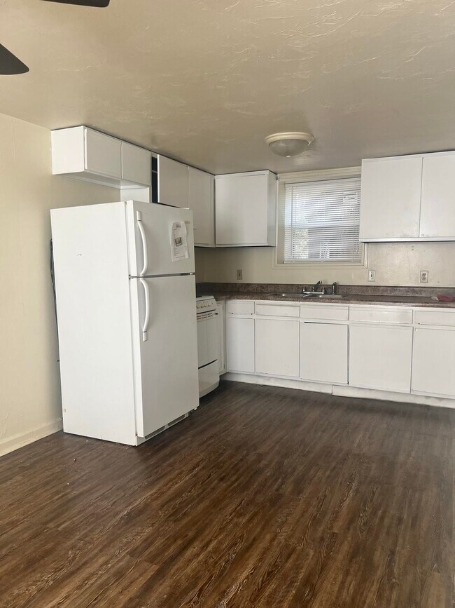 1219 N Duval St Unit A, Tallahassee, FL 32303 Room for Rent in