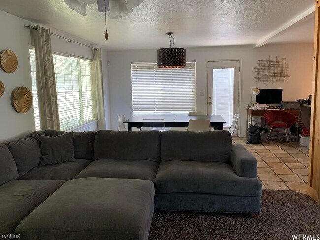 Building Photo - 4 br, 2.5 bath House - 916 N 1760 W