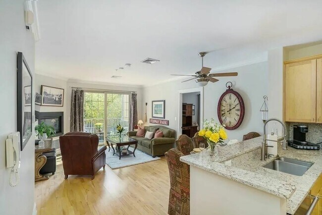 Building Photo - 59 Walpole St