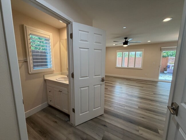 Building Photo - Sunny & Sparkling Two Story Home with 3 Bedrooms & 2½ Bathrooms.