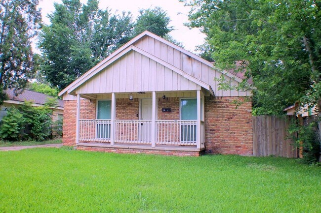 Foto del edificio - 8241 Glenview Dr