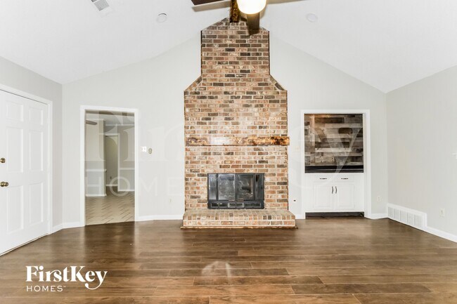 Foto del edificio - 9460 Woodcutter Ln