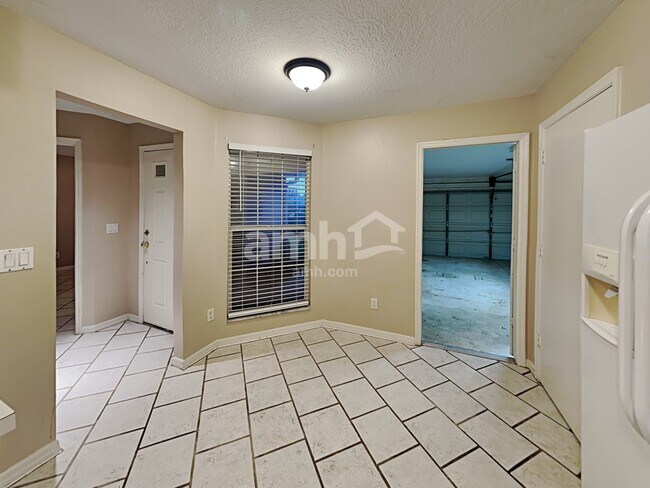 Foto del edificio - 4908 Rambling Rose Pl