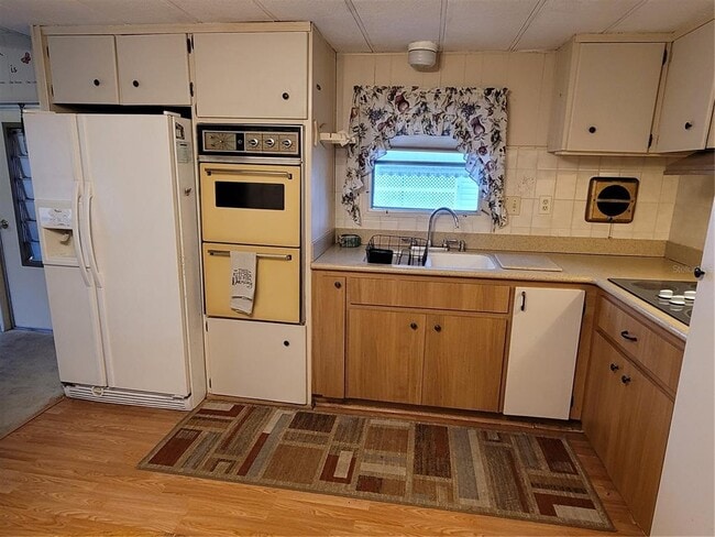 Foto del edificio - 1300 Seahorse Ln