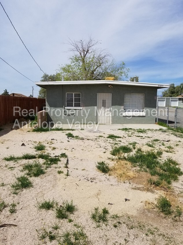 Primary Photo - Cute 1 bed, bonus room, 1 bath in Rosamond