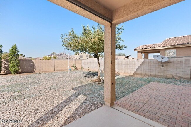Building Photo - 3912 S 72nd Ln