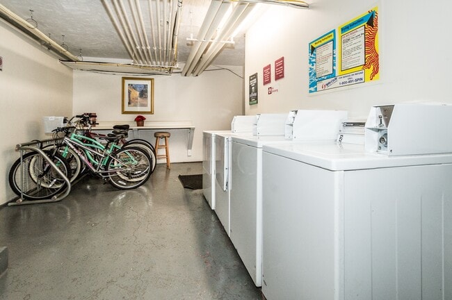 Building Photo - Garwood Gardens Apartments