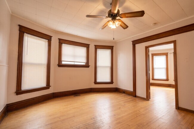 Building Photo - 508 W Mifflin St