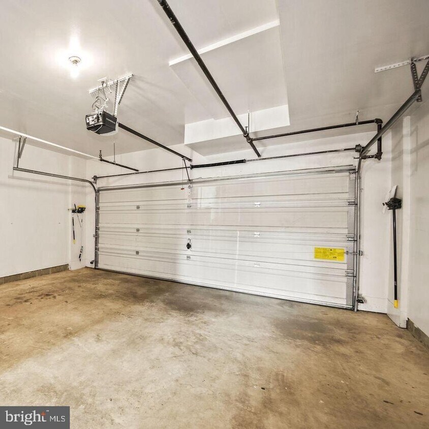 Foto del edificio - 6126 Madison Crest Ct