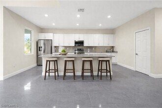 Building Photo - 1043 Albert Ave