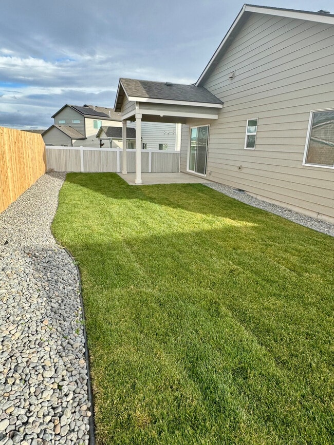 Foto del edificio - 385 Taft St