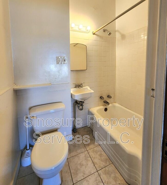 Building Photo - 449 State St